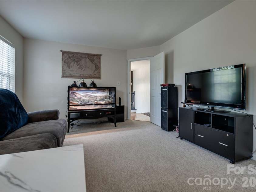 12007 Presnell Place, Charlotte, NC 28273.  MLS# CAR4365163, YatesRealty ID 16208. 