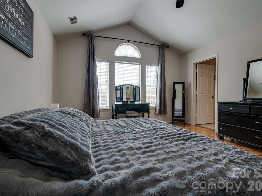 12007 Presnell Place, Charlotte, NC 28273.  MLS# CAR4365163, YatesRealty ID 16208. 