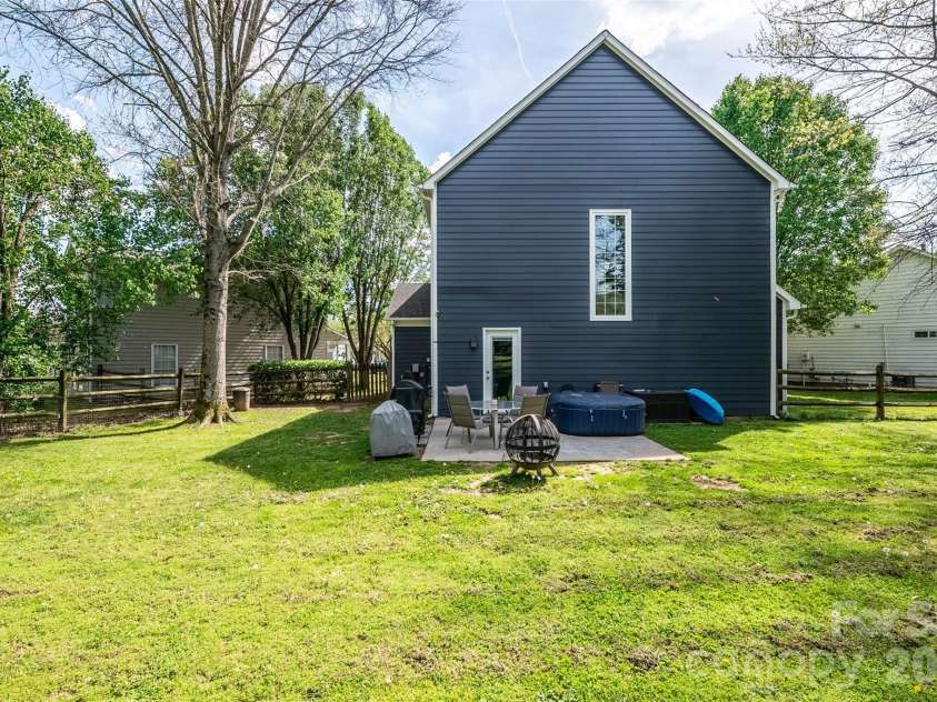 12007 Presnell Place, Charlotte, NC 28273.  MLS# CAR4365163, YatesRealty ID 16208. 