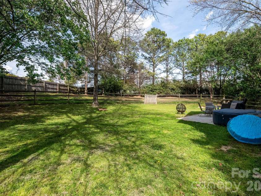 12007 Presnell Place, Charlotte, NC 28273.  MLS# CAR4365163, YatesRealty ID 16208. 