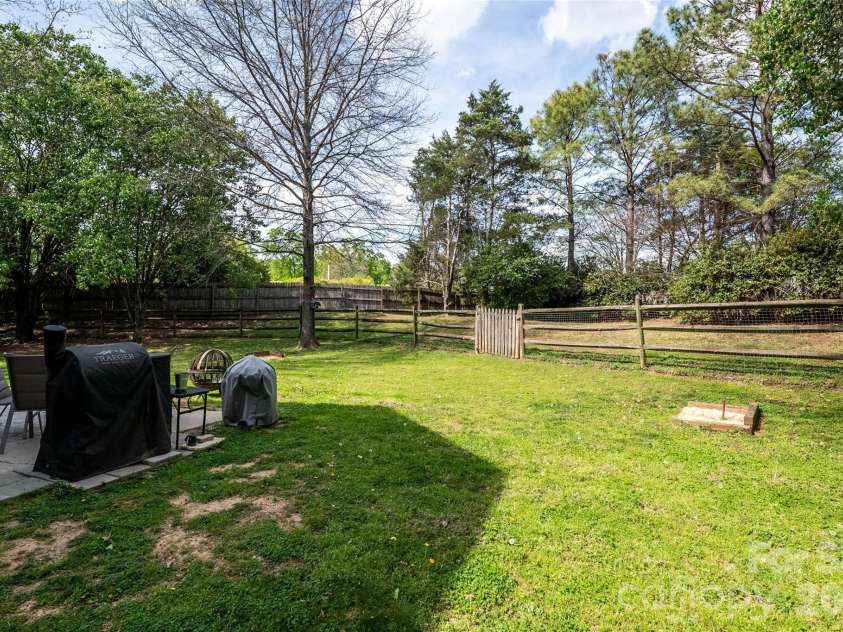 12007 Presnell Place, Charlotte, NC 28273.  MLS# CAR4365163, YatesRealty ID 16208. 