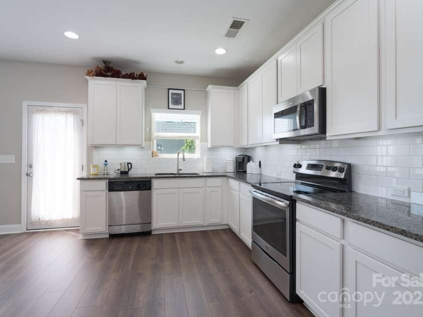 4117 Sunset Ridge Drive, Rock Hill, SC 29732.  MLS# CAR4265419, YatesRealty ID 16208. 