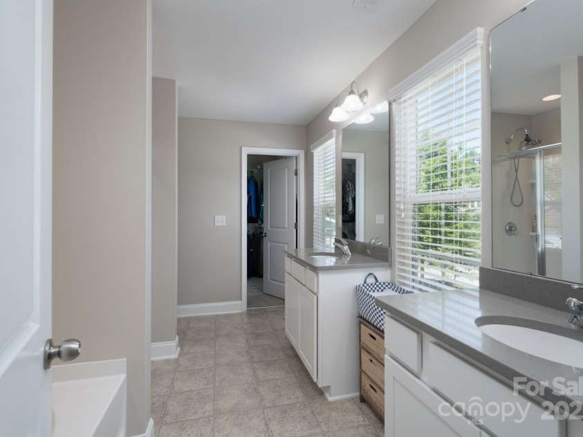 4117 Sunset Ridge Drive, Rock Hill, SC 29732.  MLS# CAR4265419, YatesRealty ID 16208. 