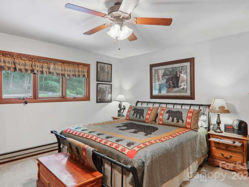 457 Shady Ridge Road, Waynesville, NC 28785.  MLS# CAR4259969, YatesRealty ID 16209. 