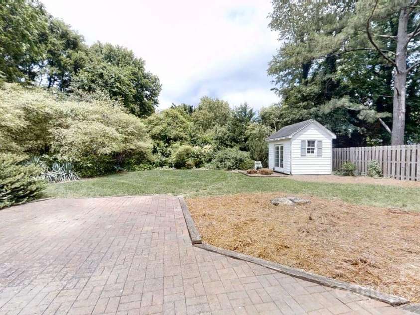 2507 Birnen Drive, Charlotte, NC 28210.  MLS# CAR4263045, YatesRealty ID 16210. Back Yard