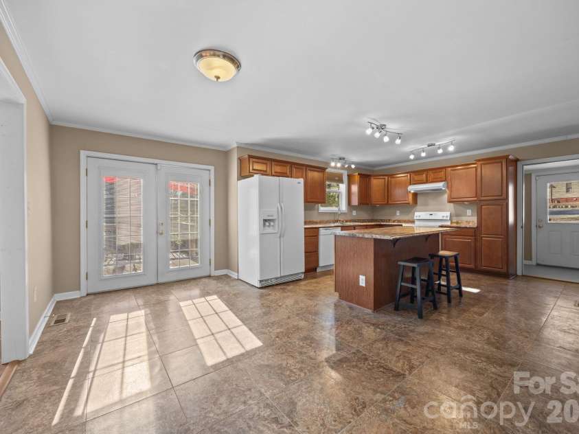 708 Old Charlotte Road, Concord, NC 28027.  MLS# CAR4341638, YatesRealty ID 16211. 