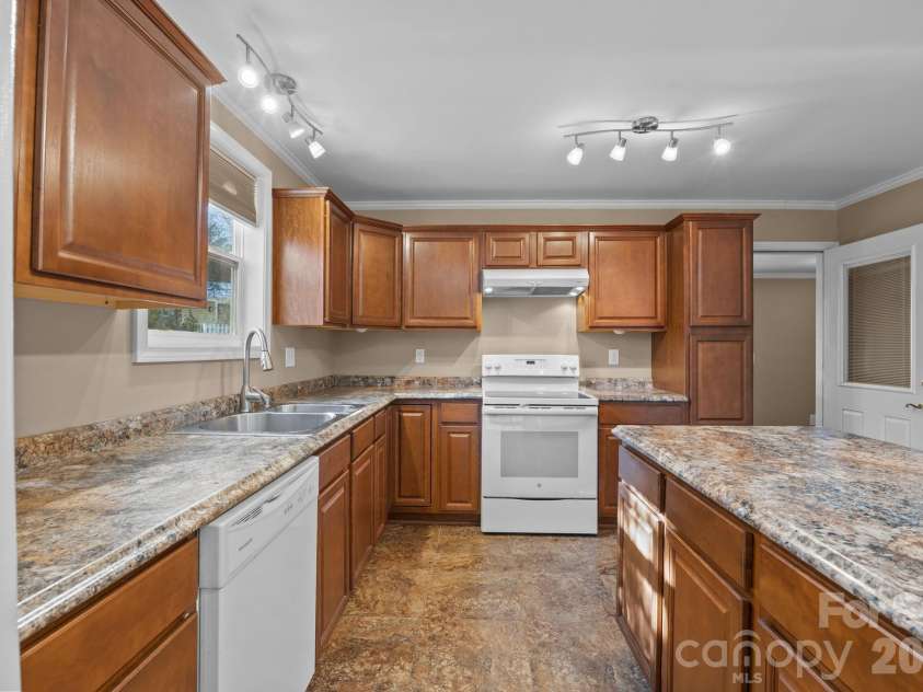 708 Old Charlotte Road, Concord, NC 28027.  MLS# CAR4341638, YatesRealty ID 16211. 