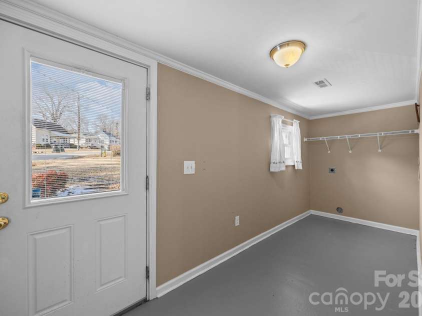 708 Old Charlotte Road, Concord, NC 28027.  MLS# CAR4341638, YatesRealty ID 16211. 