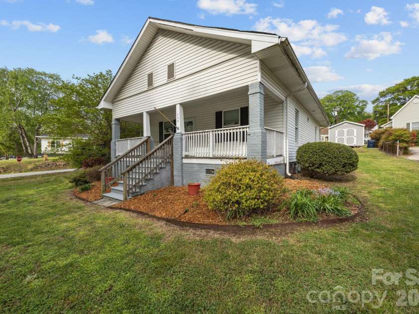 708 Old Charlotte Road, Concord, NC 28027.  MLS# CAR4341638, YatesRealty ID 16211. 