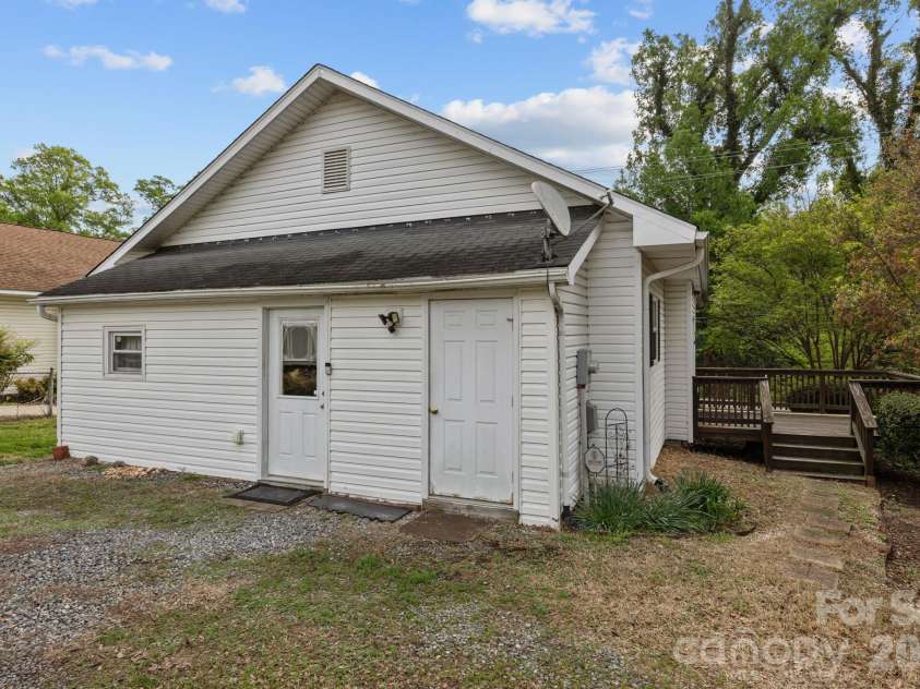 708 Old Charlotte Road, Concord, NC 28027.  MLS# CAR4341638, YatesRealty ID 16211. 