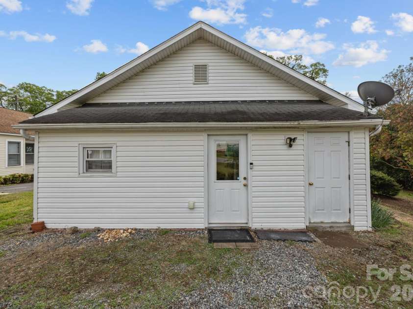708 Old Charlotte Road, Concord, NC 28027.  MLS# CAR4341638, YatesRealty ID 16211. 