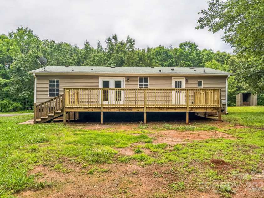 1245 Forest Ridge Road, Bessemer City, NC 28016.  MLS# CAR4265467, YatesRealty ID 16212. 