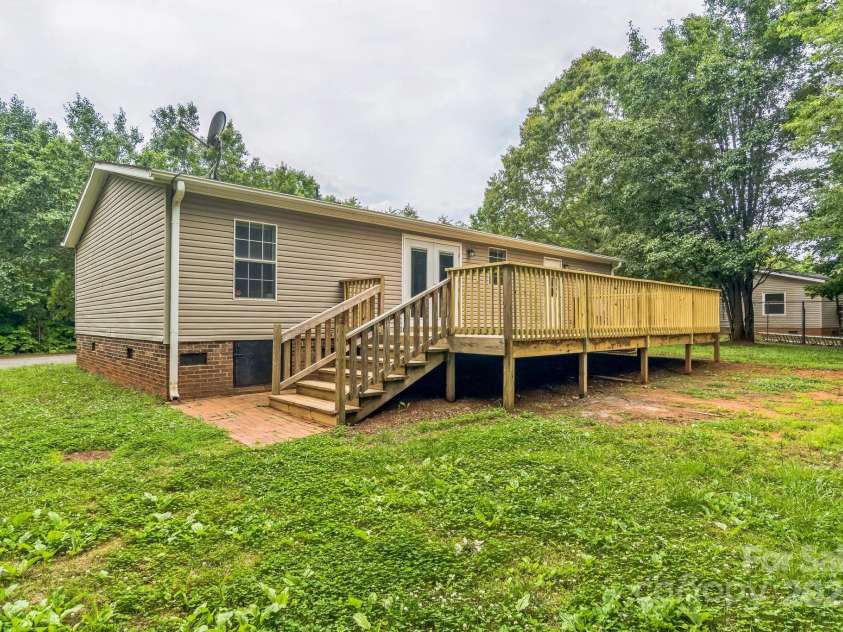 1245 Forest Ridge Road, Bessemer City, NC 28016.  MLS# CAR4265467, YatesRealty ID 16212. 