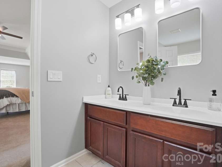 2109 Coral Berry Lane, Waxhaw, NC 28173.  MLS# CAR4360421, YatesRealty ID 16213. Updated primary bath