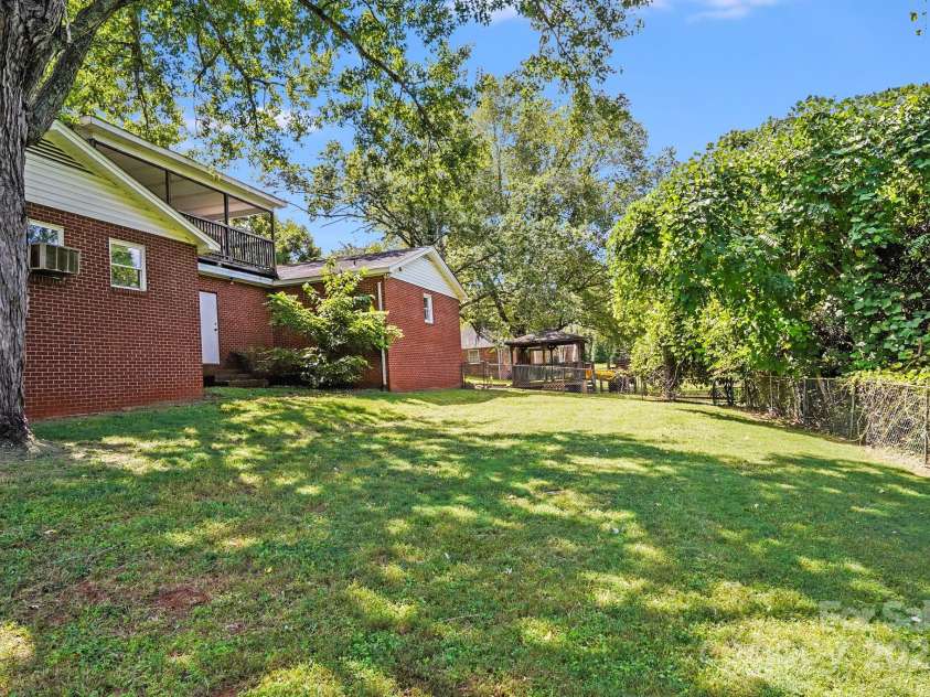 830 Cabaniss Drive, Shelby, NC 28150.  MLS# CAR4297914, YatesRealty ID 16214. 