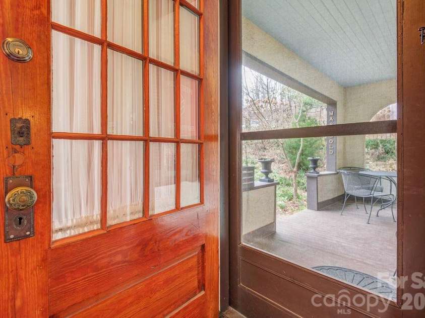2 Hillside Walk, Asheville, NC 28801.  MLS# CAR4359990, YatesRealty ID 16216. 