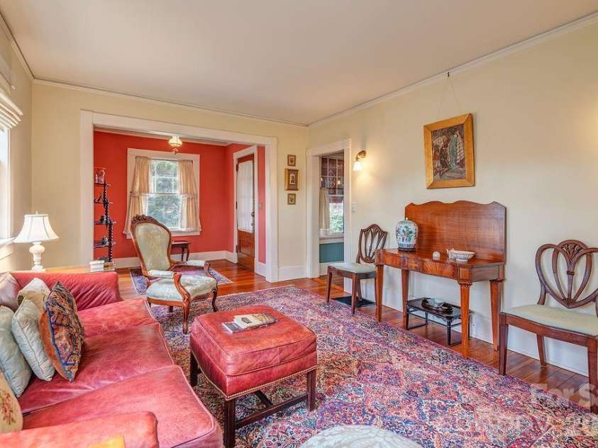 2 Hillside Walk, Asheville, NC 28801.  MLS# CAR4359990, YatesRealty ID 16216. 