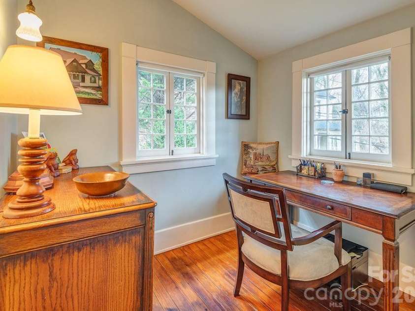 2 Hillside Walk, Asheville, NC 28801.  MLS# CAR4359990, YatesRealty ID 16216. 