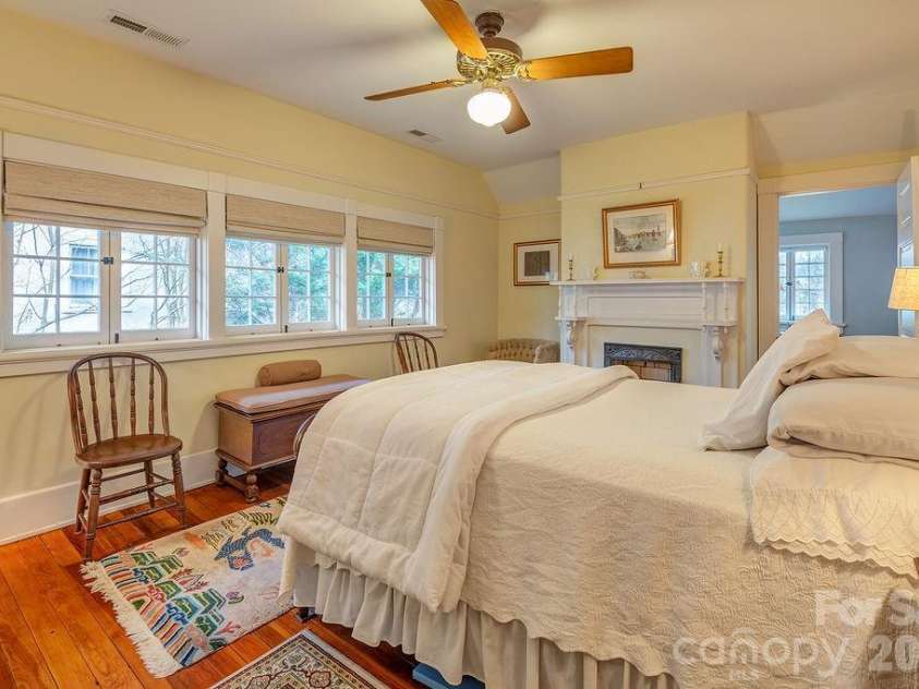 2 Hillside Walk, Asheville, NC 28801.  MLS# CAR4359990, YatesRealty ID 16216. 