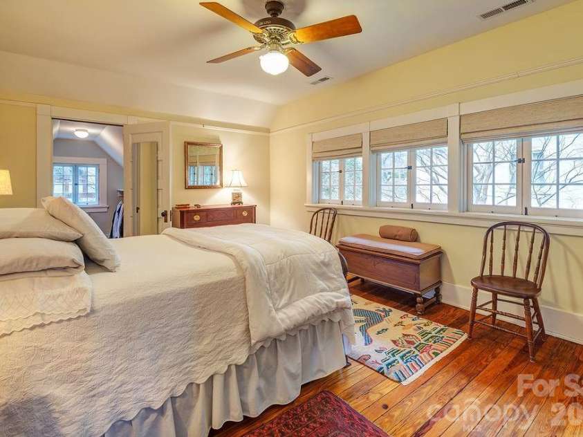 2 Hillside Walk, Asheville, NC 28801.  MLS# CAR4359990, YatesRealty ID 16216. 