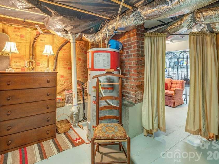 2 Hillside Walk, Asheville, NC 28801.  MLS# CAR4359990, YatesRealty ID 16216. 