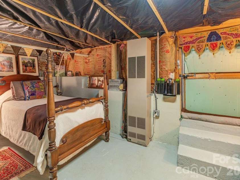 2 Hillside Walk, Asheville, NC 28801.  MLS# CAR4359990, YatesRealty ID 16216. 