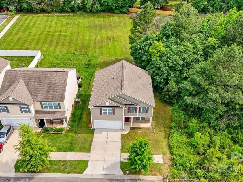 5311 Oakdale Ridge Road, Charlotte, NC 28216.  MLS# CAR4265306, YatesRealty ID 16216. 