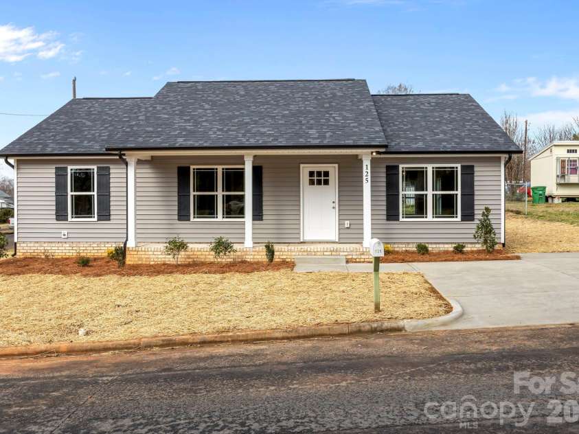 125 Doody Avenue, Norwood, NC 28128.  MLS# CAR4317866, YatesRealty ID 16217. 