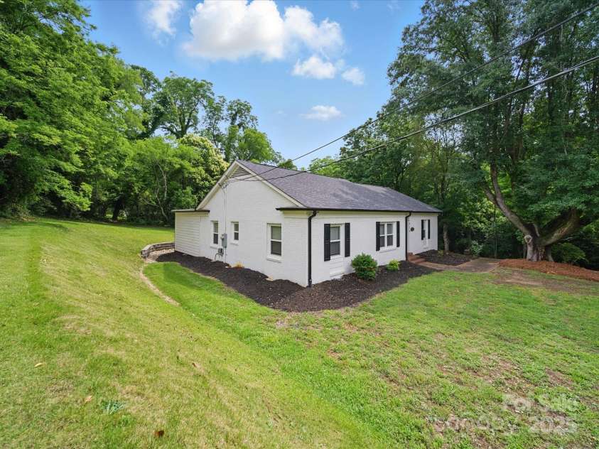 419 Wade Street, Wadesboro, NC 28170.  MLS# CAR4264648, YatesRealty ID 16218. 