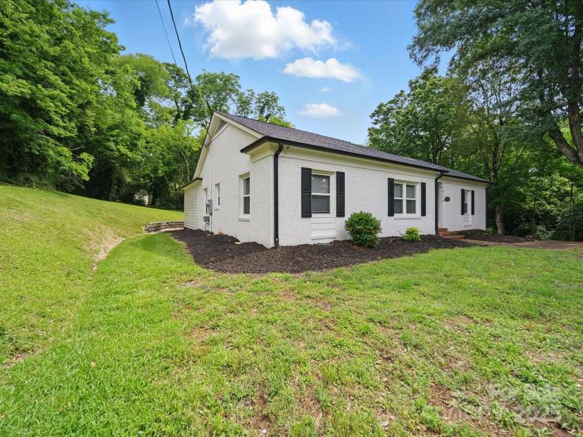 419 Wade Street, Wadesboro, NC 28170.  MLS# CAR4264648, YatesRealty ID 16218. 