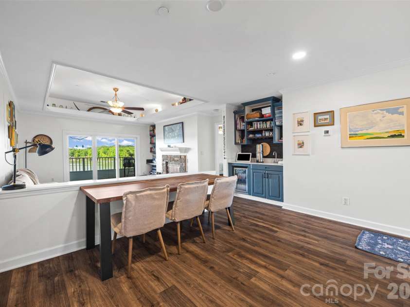 9709 Emerald Point Drive, Charlotte, NC 28278.  MLS# CAR4371327, YatesRealty ID 16218. 