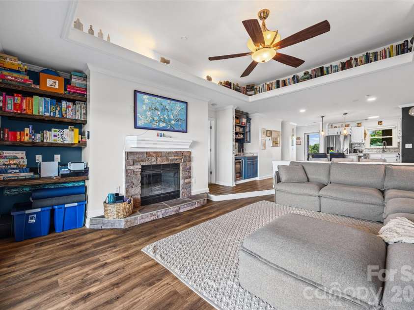 9709 Emerald Point Drive, Charlotte, NC 28278.  MLS# CAR4371327, YatesRealty ID 16218. 