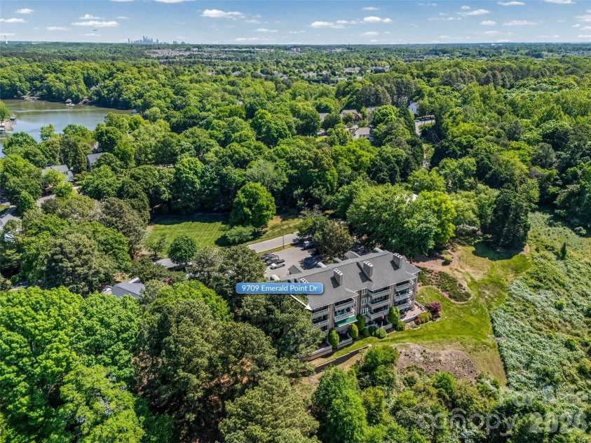 9709 Emerald Point Drive, Charlotte, NC 28278.  MLS# CAR4371327, YatesRealty ID 16218. 