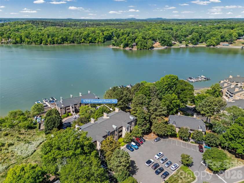 9709 Emerald Point Drive, Charlotte, NC 28278.  MLS# CAR4371327, YatesRealty ID 16218. 