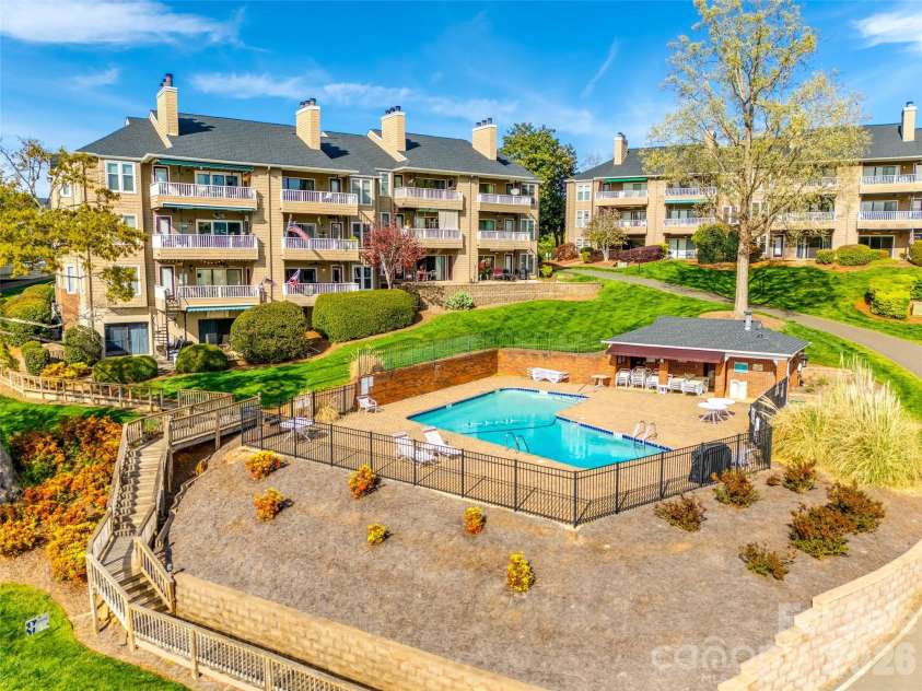 9709 Emerald Point Drive, Charlotte, NC 28278.  MLS# CAR4371327, YatesRealty ID 16218. 