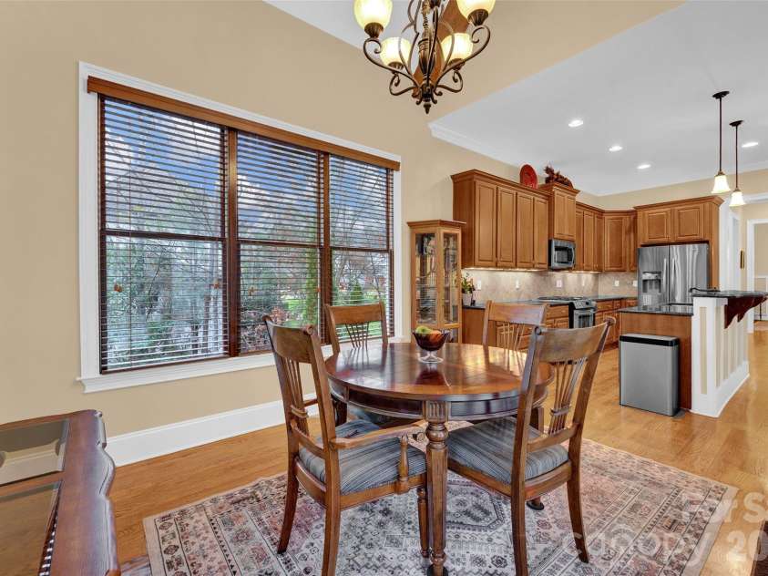 105 Tuskarora Point Lane, Mooresville, NC 28117.  MLS# CAR4325072, YatesRealty ID 16219. Breakfast & Kitchen
