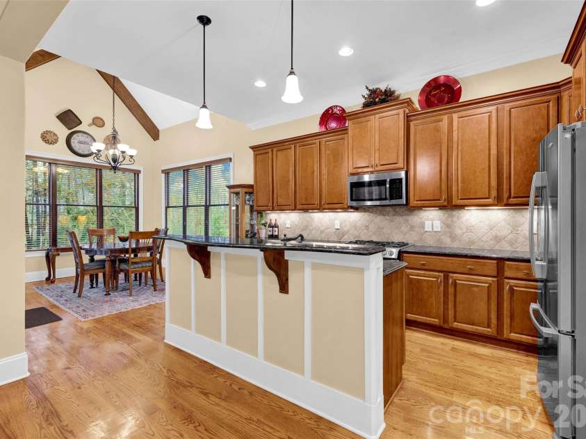 105 Tuskarora Point Lane, Mooresville, NC 28117.  MLS# CAR4325072, YatesRealty ID 16219. Kitchen