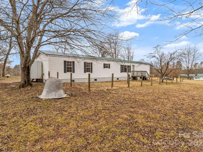499 Indian Hill Road, Olin, NC 28660.  MLS# CAR4219726, YatesRealty ID 1622. 
