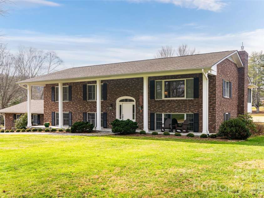 774 Crooked Creek Road, Hendersonville, NC 28739.  MLS# CAR4332331, YatesRealty ID 16220. 