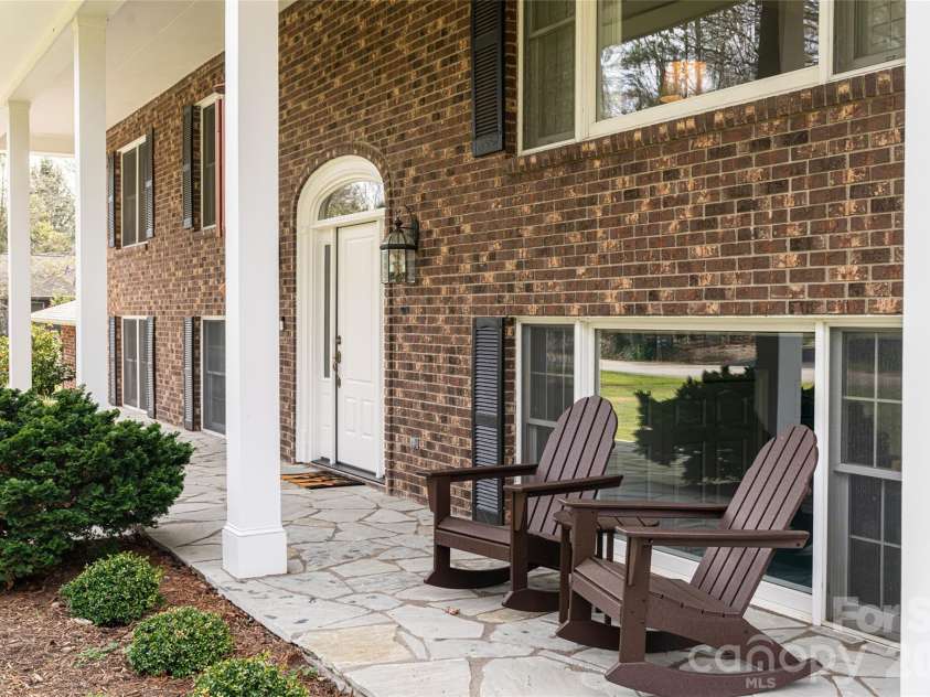 774 Crooked Creek Road, Hendersonville, NC 28739.  MLS# CAR4332331, YatesRealty ID 16220. 