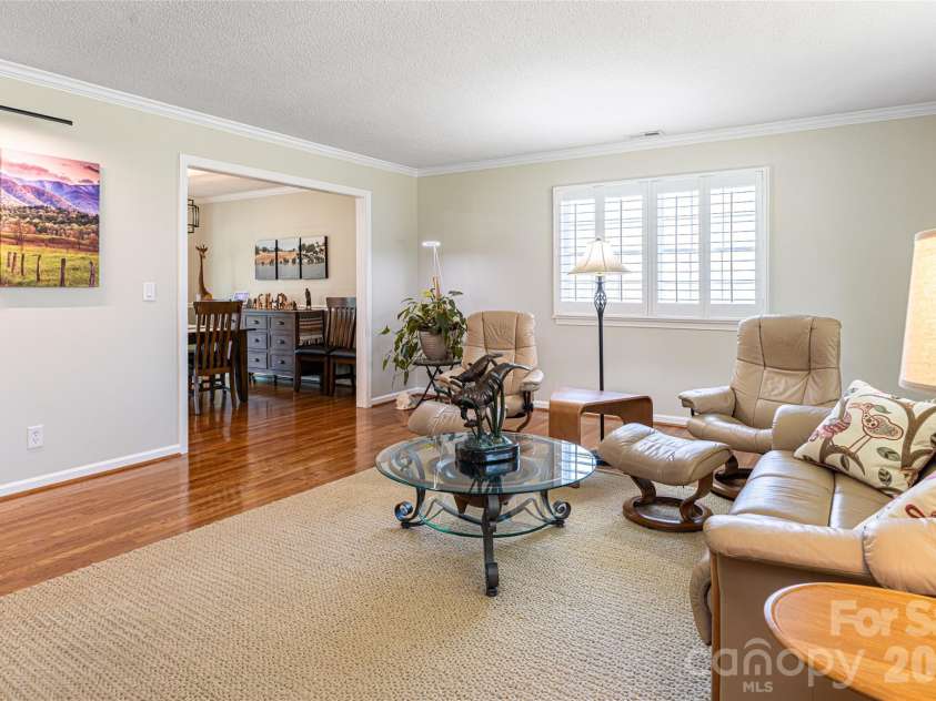774 Crooked Creek Road, Hendersonville, NC 28739.  MLS# CAR4332331, YatesRealty ID 16220. 