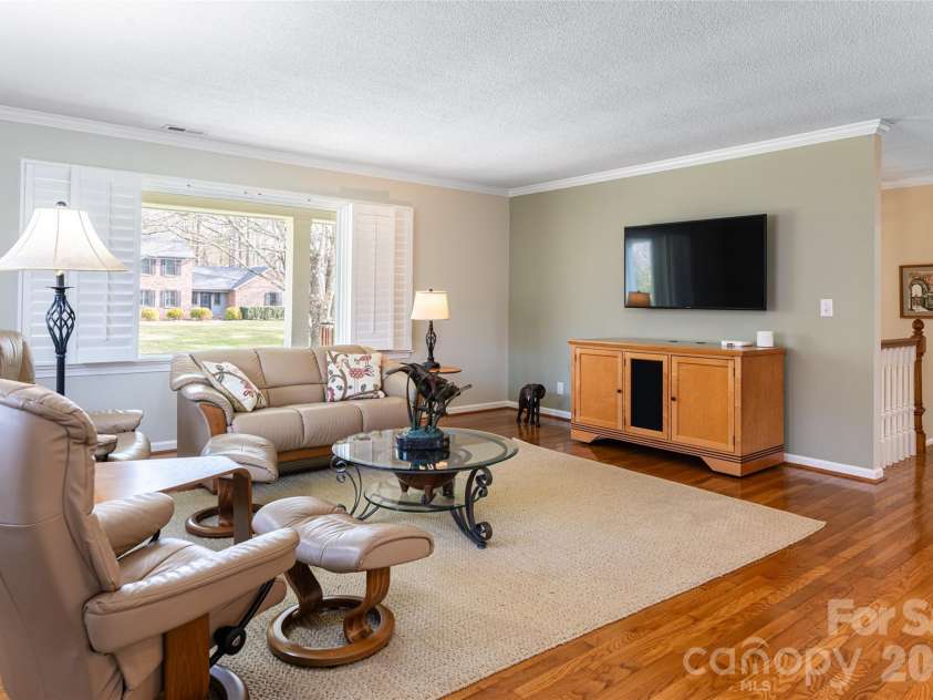 774 Crooked Creek Road, Hendersonville, NC 28739.  MLS# CAR4332331, YatesRealty ID 16220. 