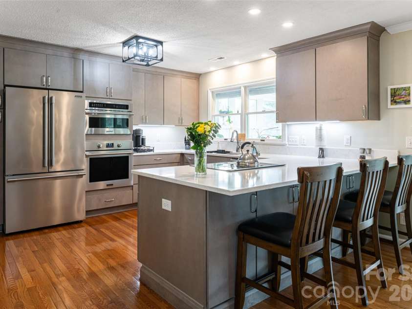 774 Crooked Creek Road, Hendersonville, NC 28739.  MLS# CAR4332331, YatesRealty ID 16220. 