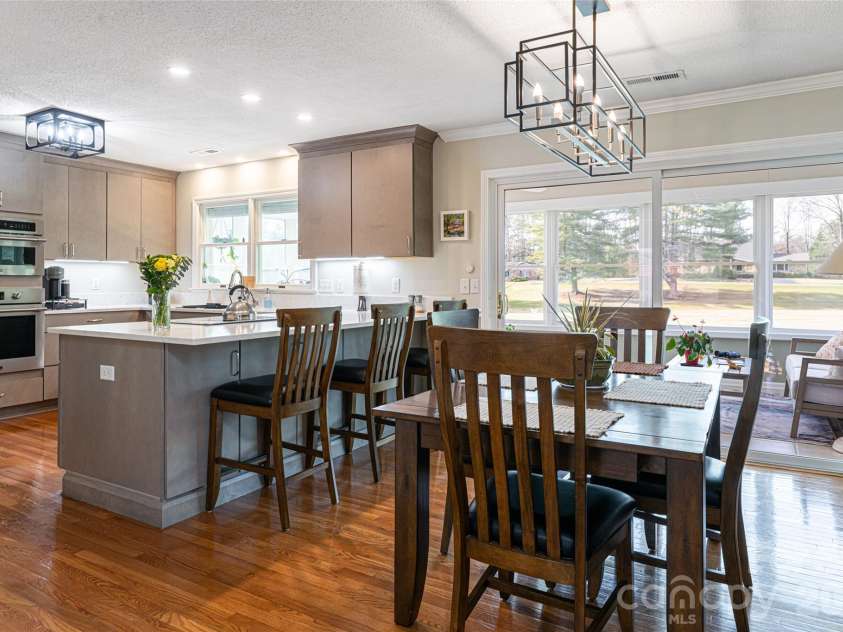 774 Crooked Creek Road, Hendersonville, NC 28739.  MLS# CAR4332331, YatesRealty ID 16220. 