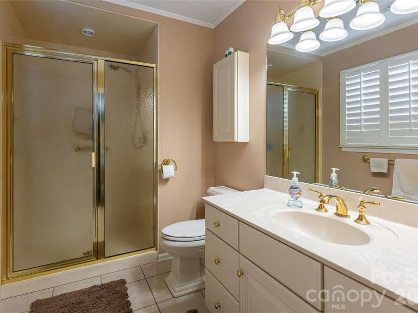 774 Crooked Creek Road, Hendersonville, NC 28739.  MLS# CAR4332331, YatesRealty ID 16220. 