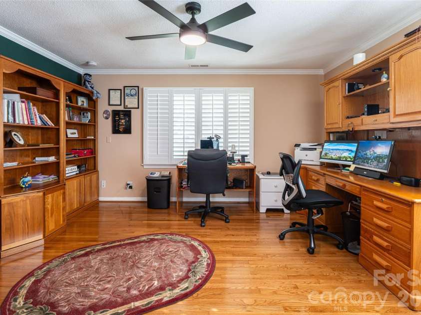 774 Crooked Creek Road, Hendersonville, NC 28739.  MLS# CAR4332331, YatesRealty ID 16220. 