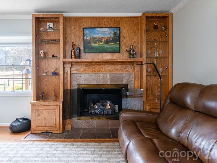 774 Crooked Creek Road, Hendersonville, NC 28739.  MLS# CAR4332331, YatesRealty ID 16220. 