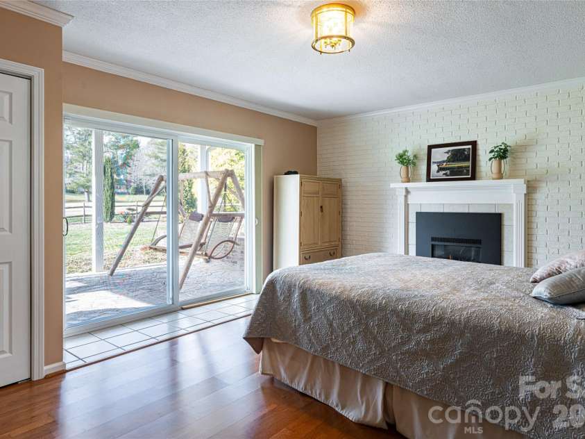 774 Crooked Creek Road, Hendersonville, NC 28739.  MLS# CAR4332331, YatesRealty ID 16220. 