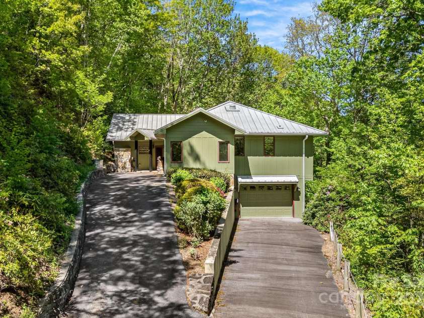 1760 Winding Creek Drive, Waynesville, NC 28786.  MLS# CAR4264715, YatesRealty ID 16223. 