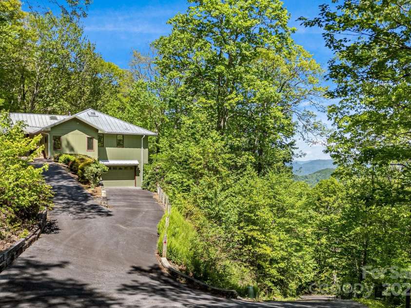 1760 Winding Creek Drive, Waynesville, NC 28786.  MLS# CAR4264715, YatesRealty ID 16223. 